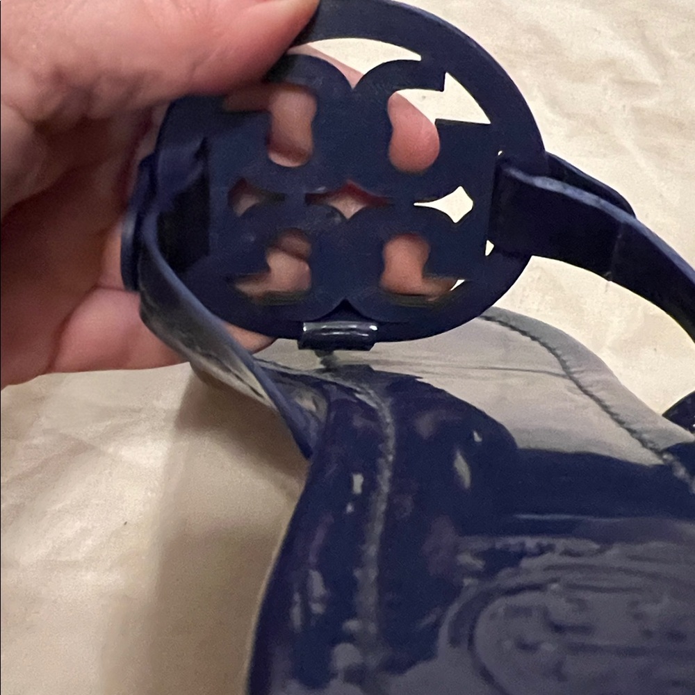 Tory Burch Miller Thong Sandal Patent Leather Bright Indigo size 6 - Picture 13 of 16